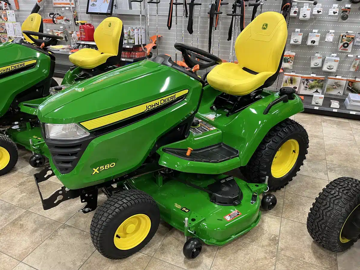 Gallery image 1 for 2025 John Deere X580 Lawn Tractor