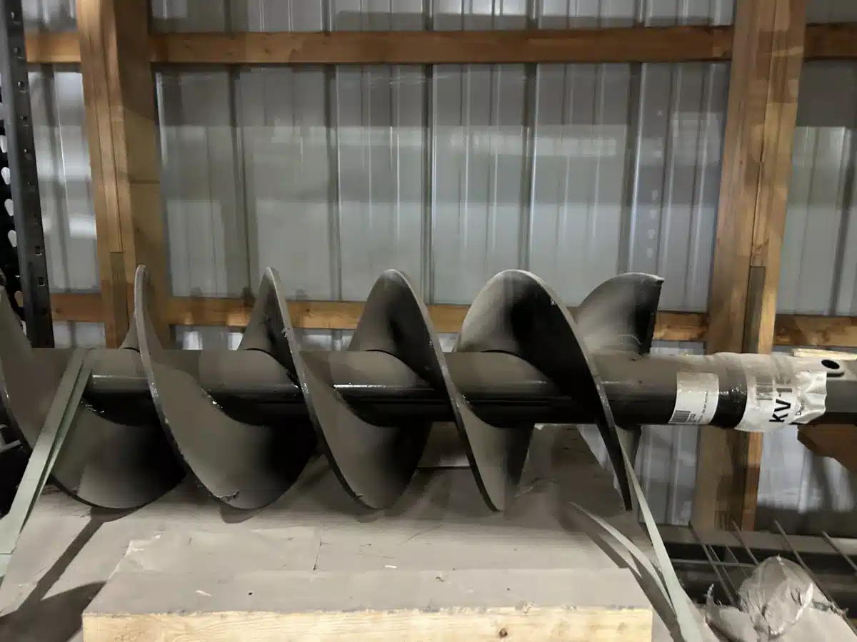 Gallery image 1 for 2021 John Deere KV15766 12" HD auger bit Attachment