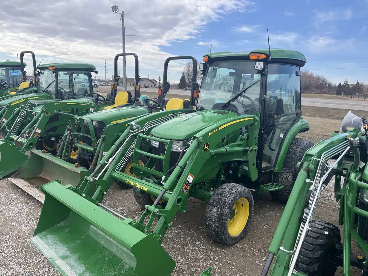 Gallery image 1 for 2023 John Deere 3033R Tractor