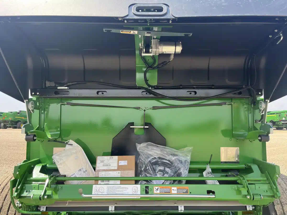 Gallery image 2 for 2025 John Deere 561M Round Baler