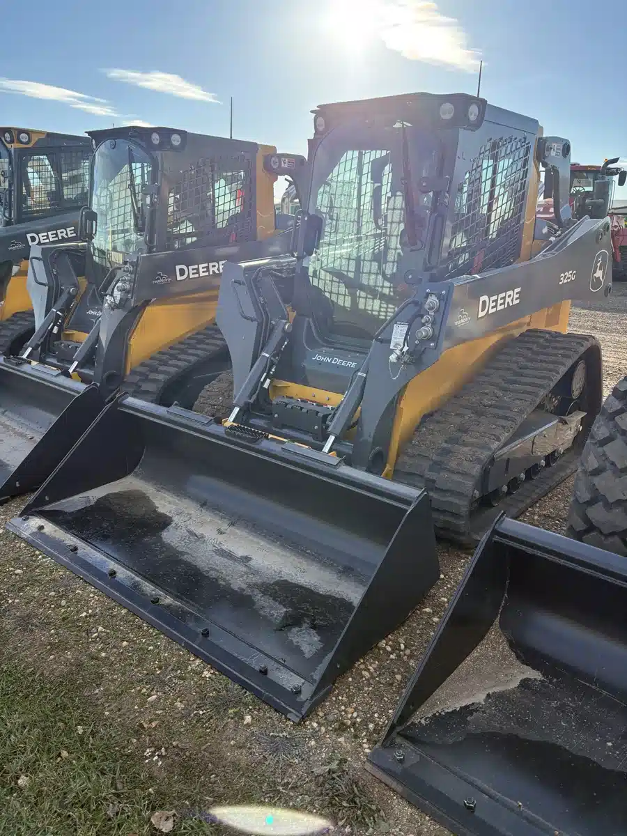 Gallery image 1 for New 2025 John Deere 325G Track Loader