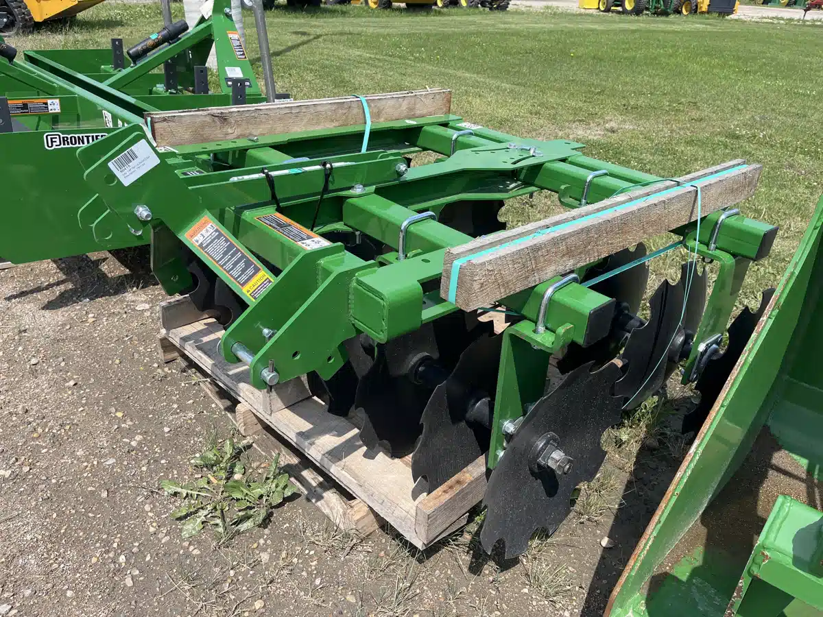 Gallery image 1 for 2025 Frontier TM1164 - 5 Ft. 6 In. 3-Point Tandem Disk Harrow Attachment