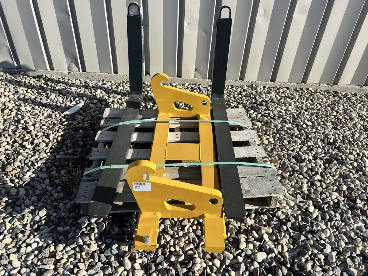 Gallery image 2 for 2025 John Deere BYT11466 Class 2 Fork Frame with 48" Fork Tines (Hook/Euro Style) Attachment