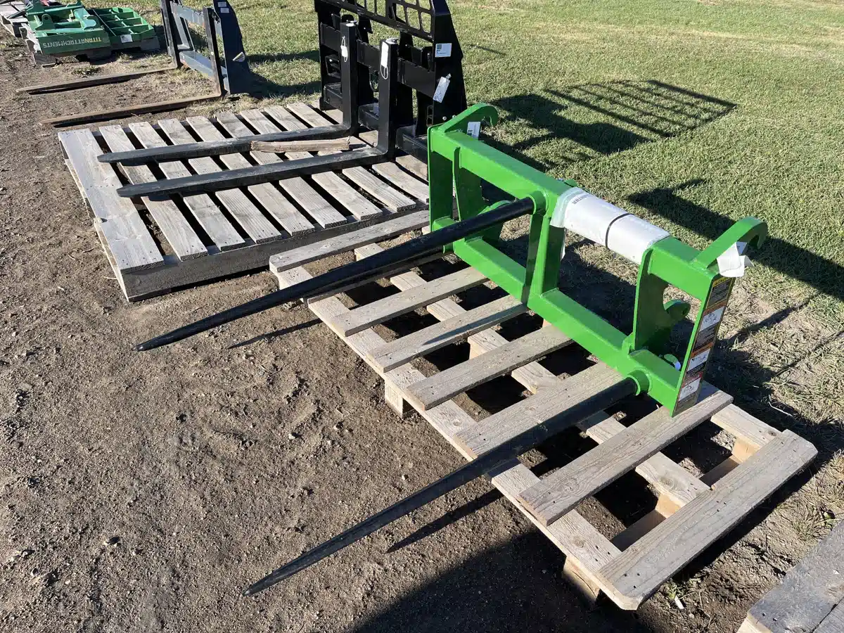 Gallery image 1 for 2025 Frontier AB12G Bale Spear Three Tine Global Carrier Bale Spear