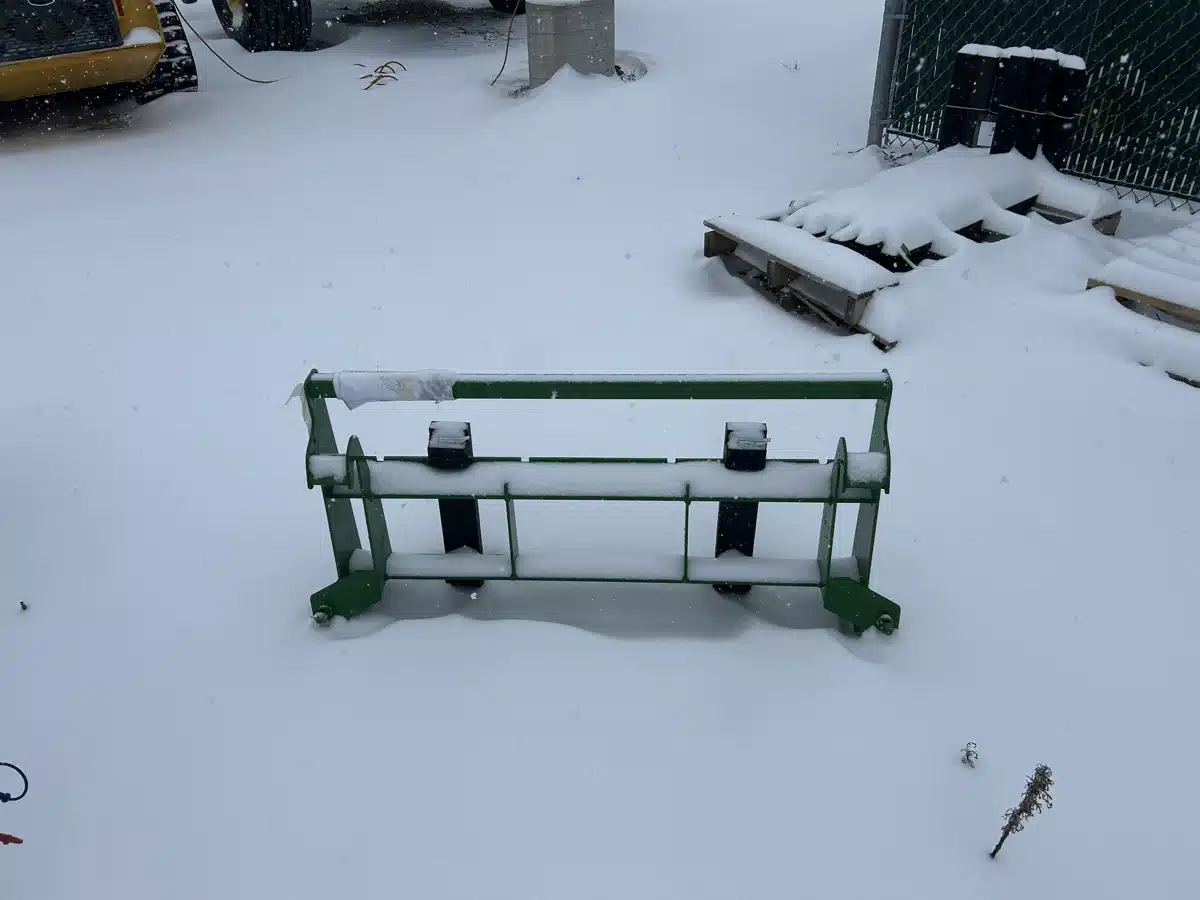 Gallery image 2 for 2025 Frontier AP10F Pallet Fork Fixed Tines for D120, 120R Series Loaders Attachment