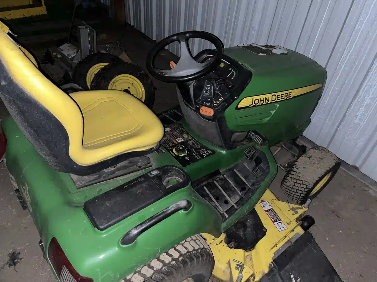 Used 2009 John Deere X720 Lawn Tractor