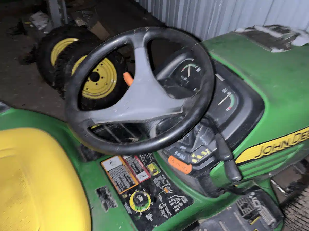 Gallery image 2 for Used 2009 John Deere X720 Lawn Tractor