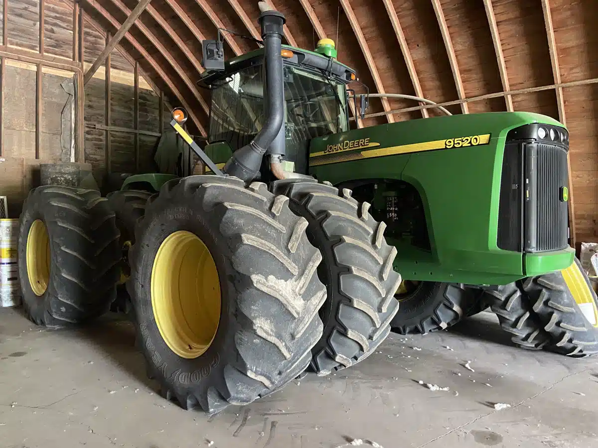 Gallery image 1 for 2007 John Deere 9520 Tractor