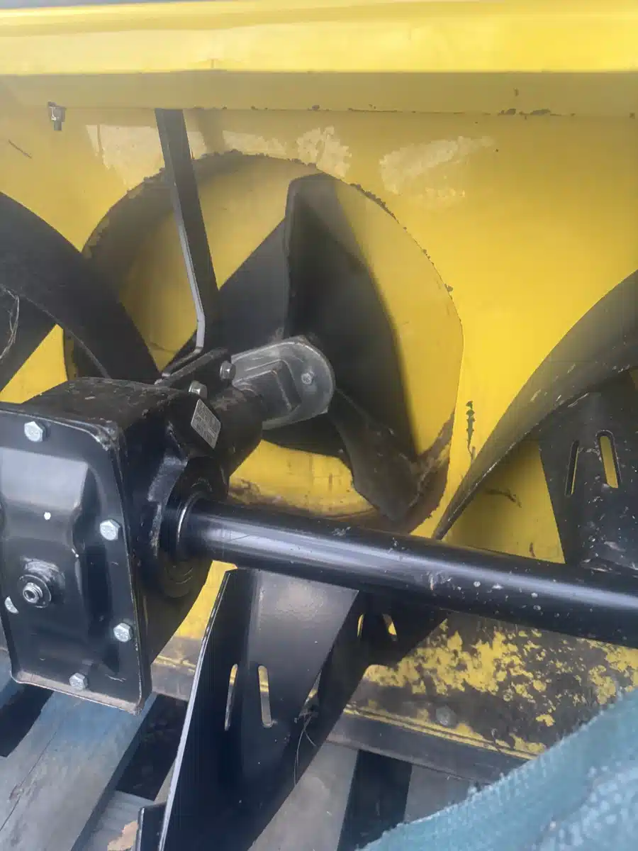 Gallery image 1 for 2021 John Deere 47 two stage Snow Blower