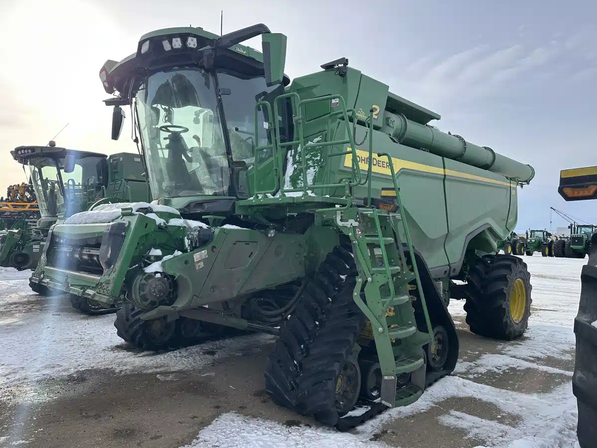 Gallery image 2 for 2025 John Deere X9 1100 Combine