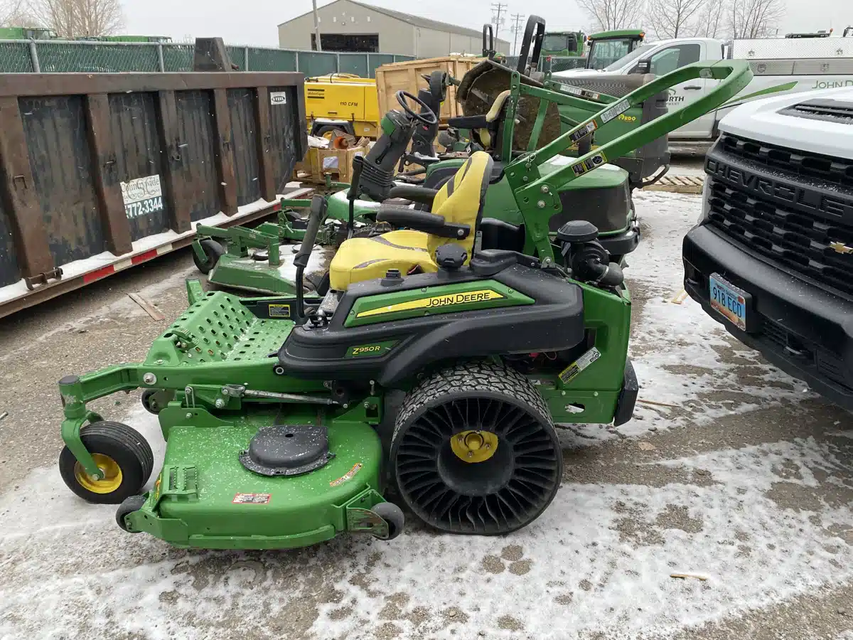 Gallery image 2 for Used 2018 John Deere Z950R Mower - Zero Turn