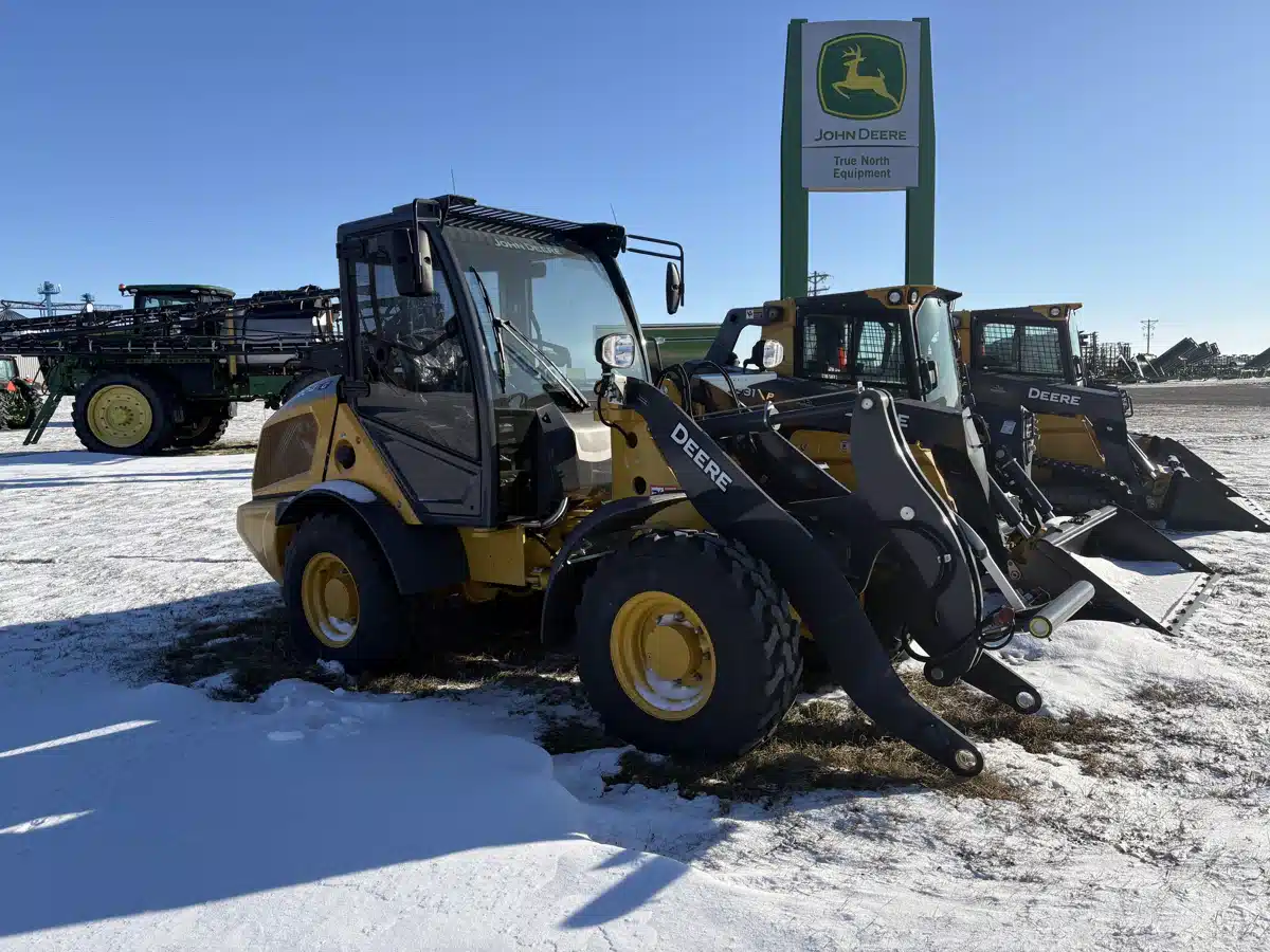 Gallery image 2 for 2024 John Deere 204 G Tractor Loader