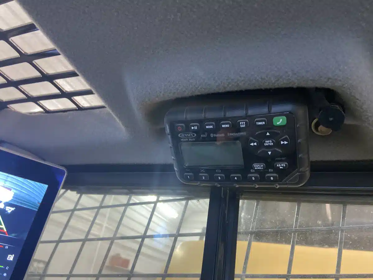 Gallery image 2 for 2022 New Holland C332 Track Loader