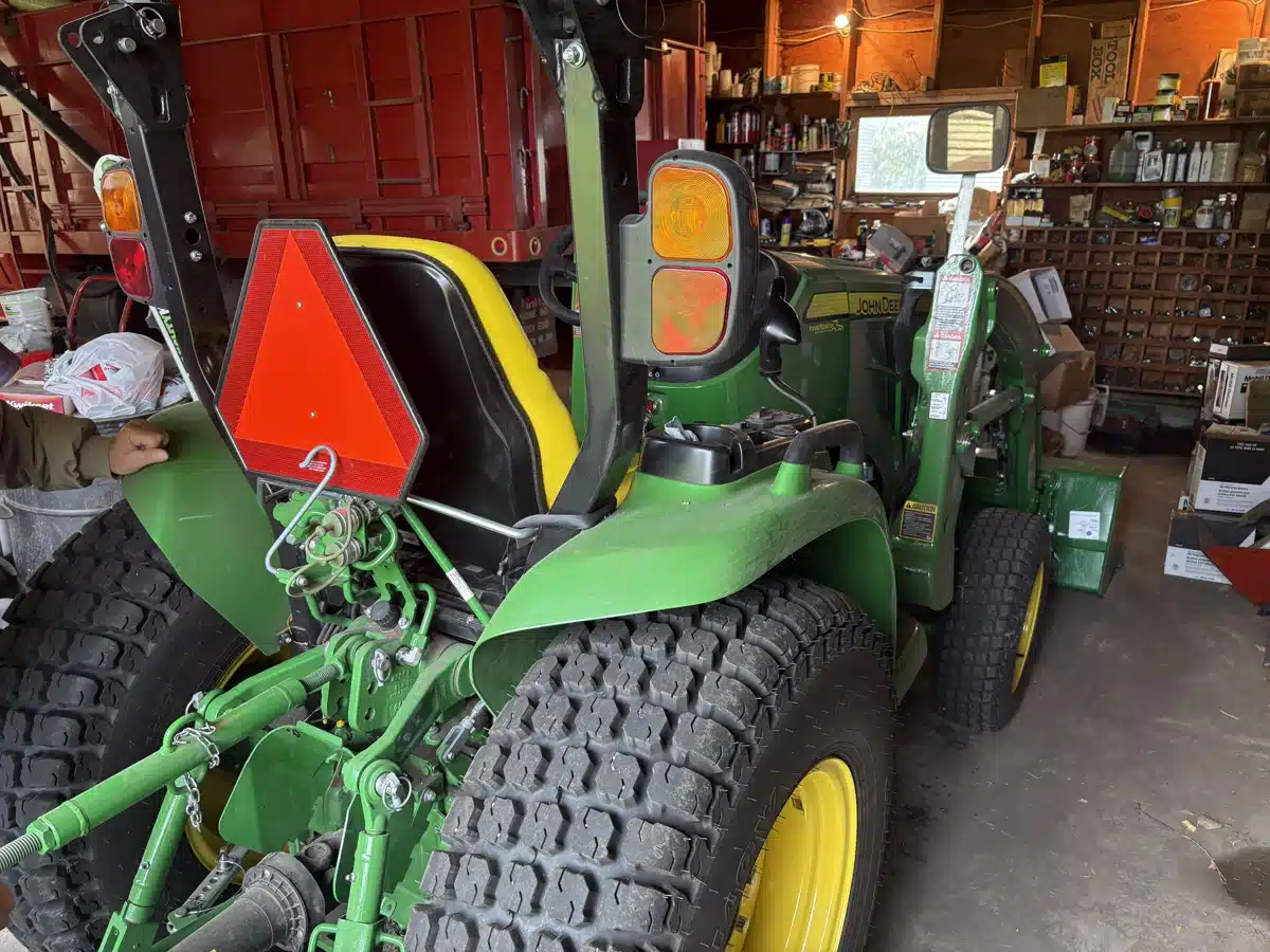 Gallery image 2 for 2021 John Deere 3046R Tractor