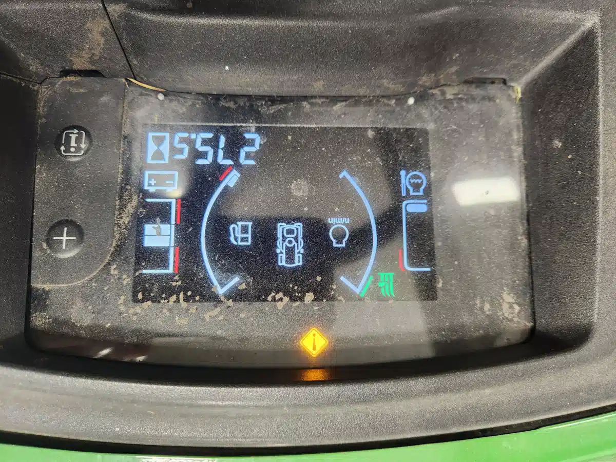 Gallery image 2 for 2017 John Deere X738 Lawn Tractor