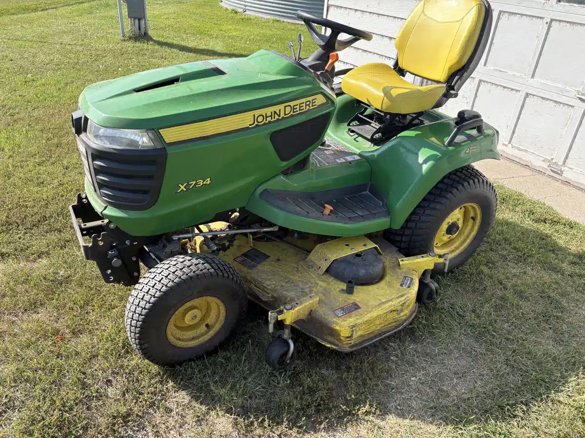 Gallery image 2 for Used 2013 John Deere X734 Lawn Tractor
