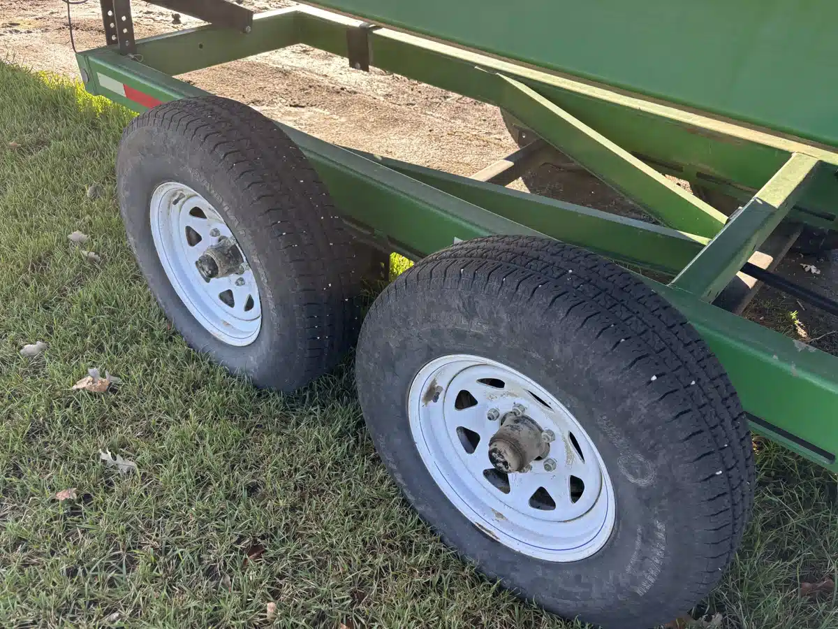 Gallery image 2 for Used 2017 Unverferth 548 Road Runner Header Cart