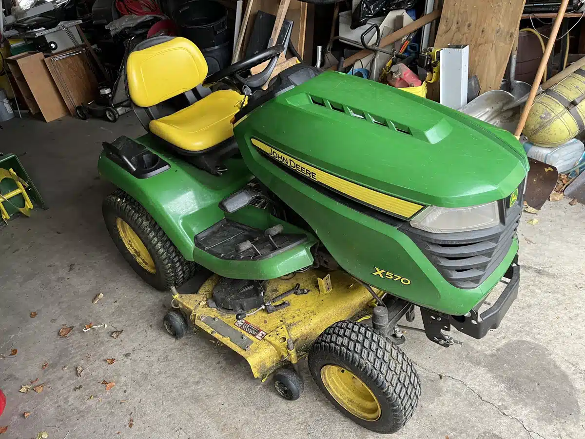 Gallery image 2 for 2016 John Deere X570 Lawn Tractor