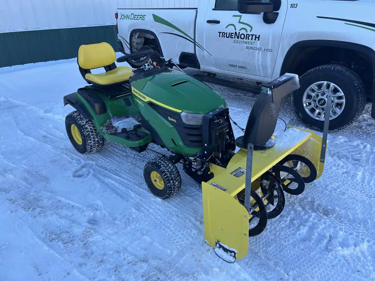 Gallery image 2 for 2022 John Deere S240 Lawn Tractor