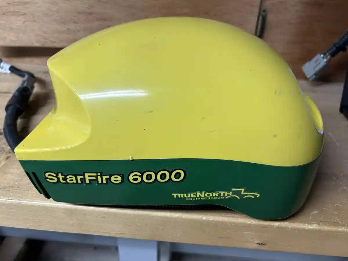 Gallery image 1 for 2018 John Deere STARFIRE 6000 SF1 Guidance System