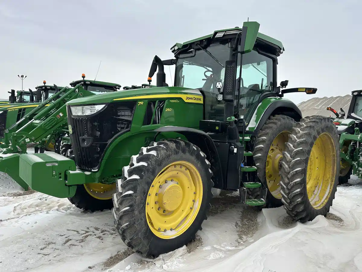 Gallery image 2 for 2023 John Deere 7R 250 Tractor