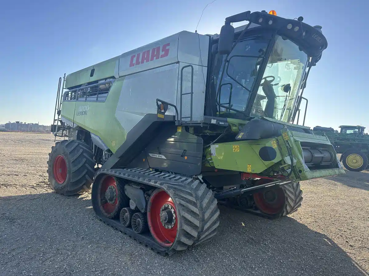 Gallery image 2 for 2021 CLAAS LEXION 8700TT Combine