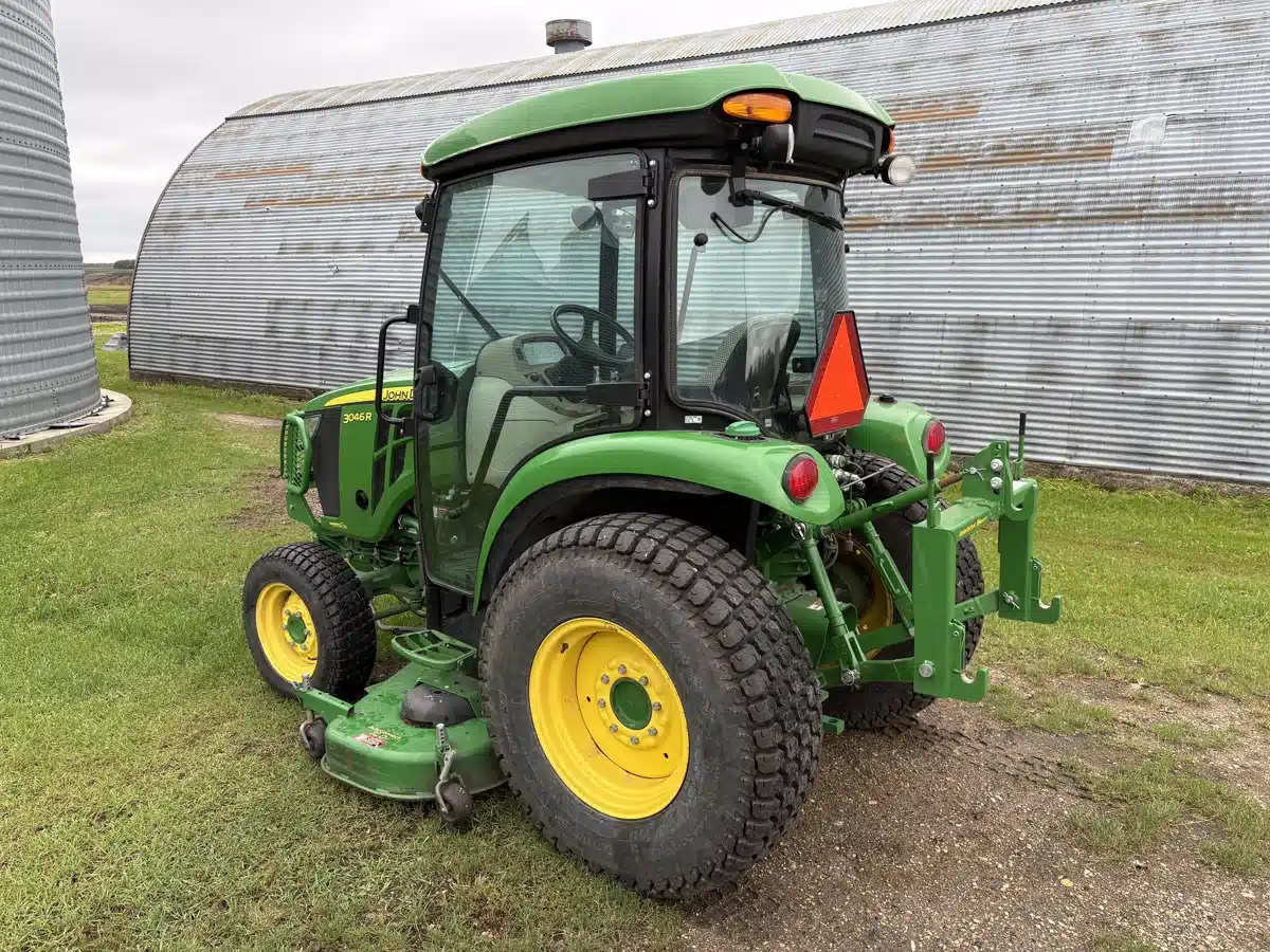 Gallery image 2 for 2021 John Deere 3046R Tractor