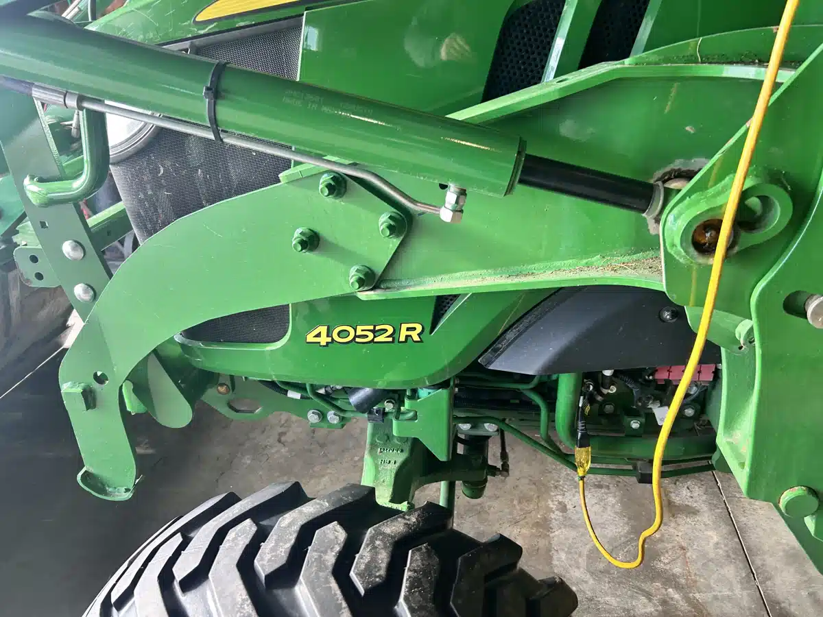 Gallery image 2 for 2015 John Deere 4052R Tractor