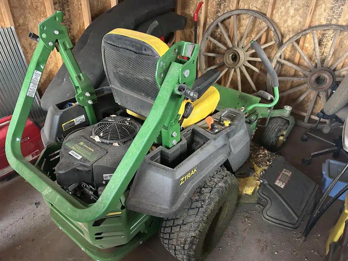 Gallery image 2 for 2022 John Deere Z530M Mower - Zero Turn