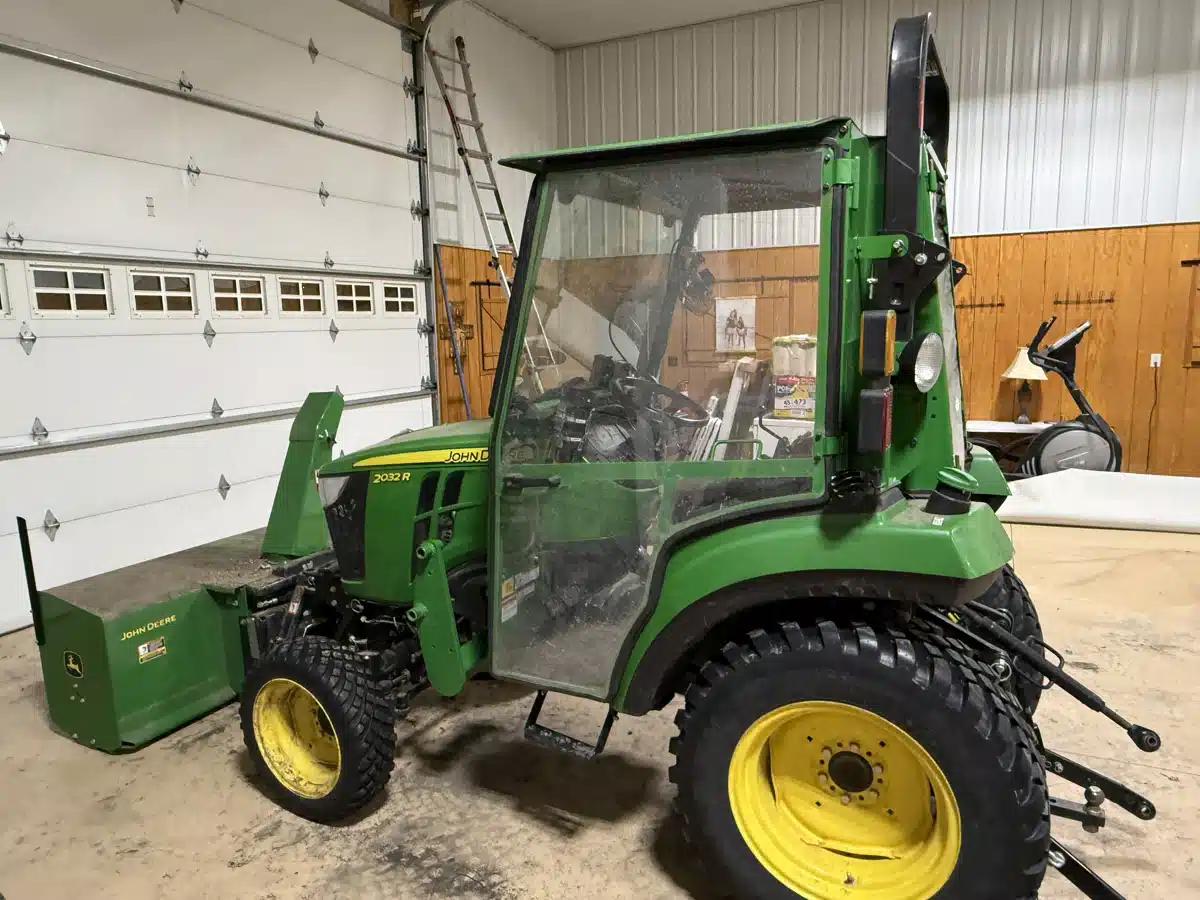 2023 John Deere 2032R Tractor