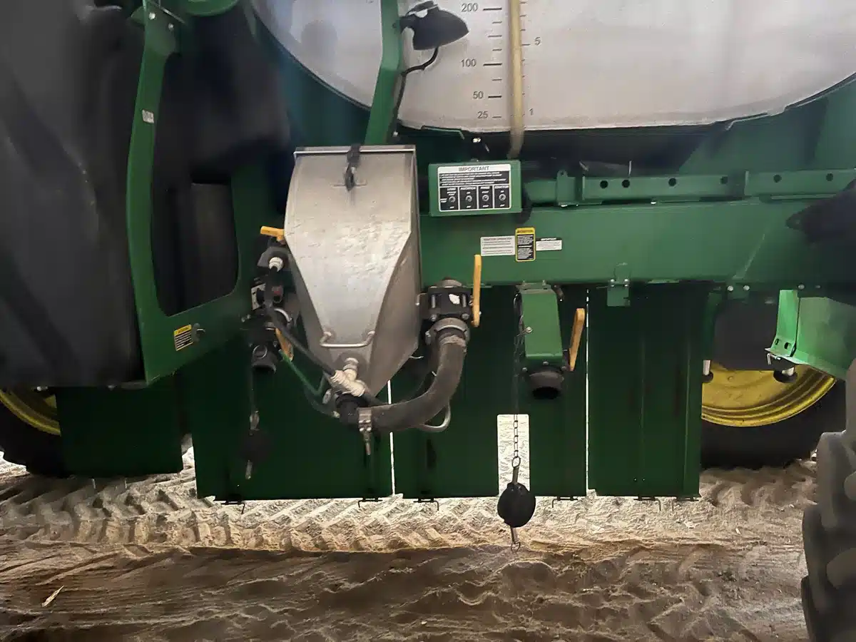 Gallery image 2 for 2013 John Deere 4940 Sprayer - Self Propelled