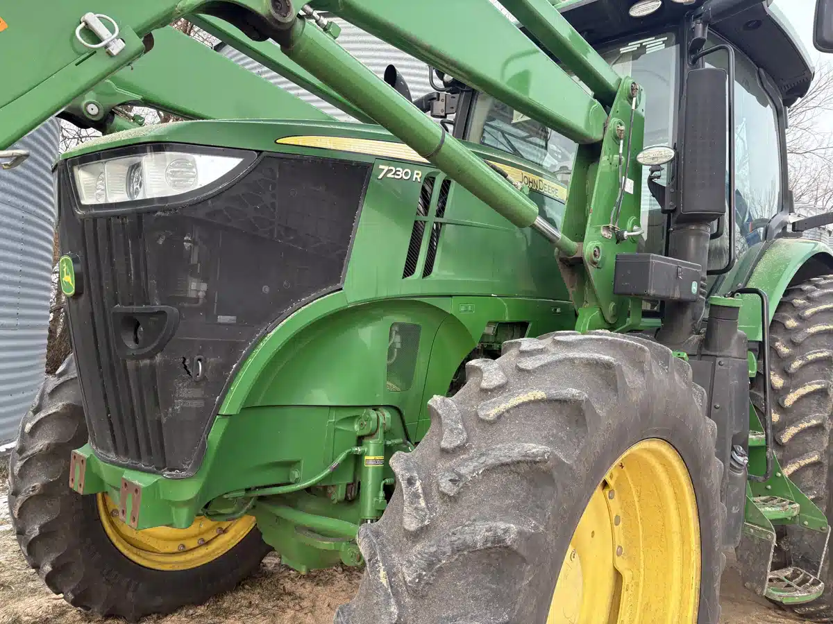 Gallery image 1 for 2015 John Deere 7230R Tractor