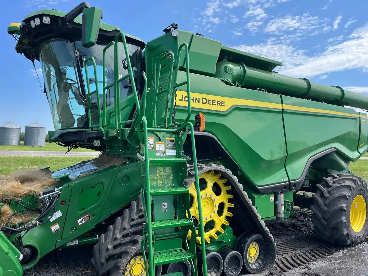 Gallery image 1 for 2021 John Deere X9 1100 Combine