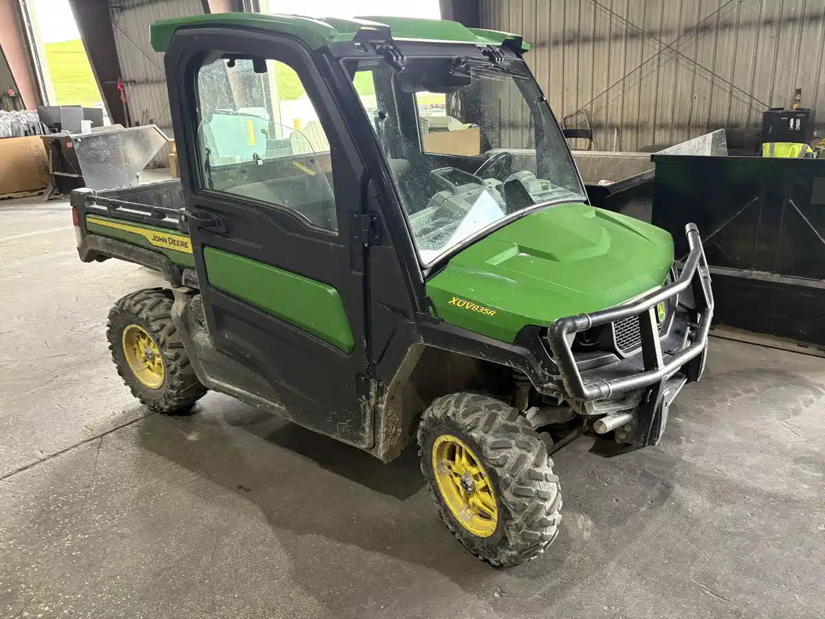 2022 John Deere XUV 835R Utility Vehicle