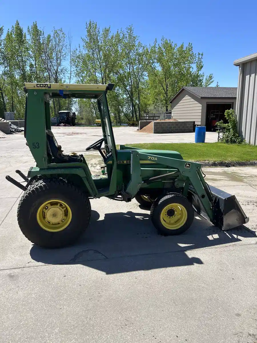 Gallery image 1 for 1997 John Deere 955 Tractor