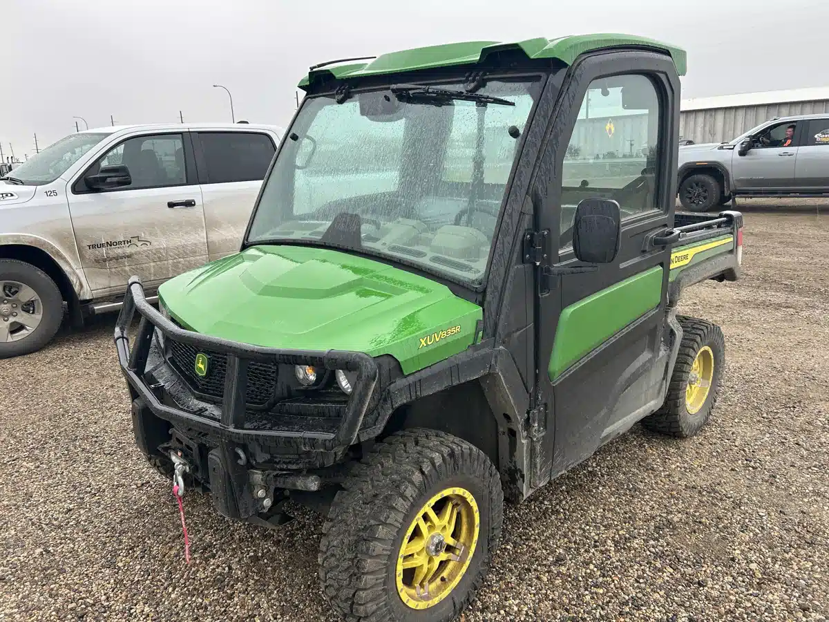 Gallery image 1 for 2023 John Deere XUV 835R Utility Vehicle