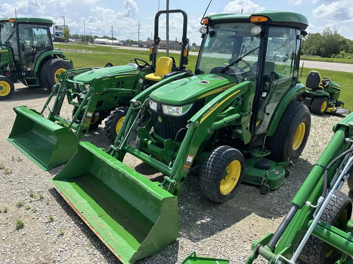 Gallery image 2 for 2017 John Deere 3039R Tractor