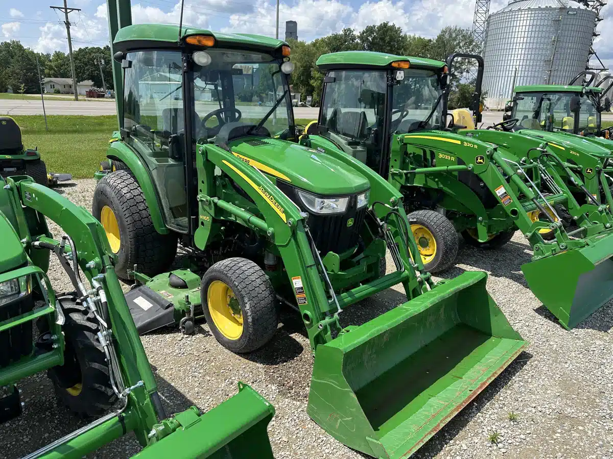 2017 John Deere 3039R Tractor