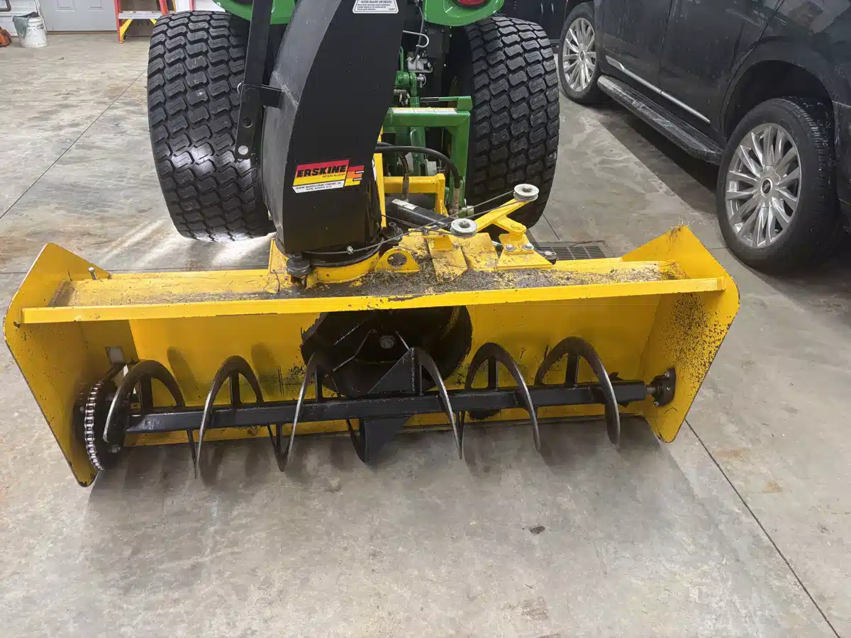 Gallery image 2 for Erskine 720R Snow Blower