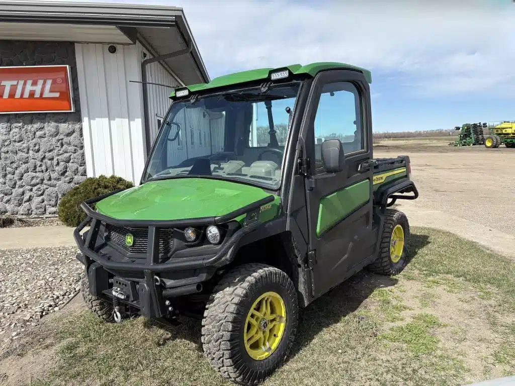 Gallery image 1 for 2024 John Deere XUV 835R Utility Vehicle