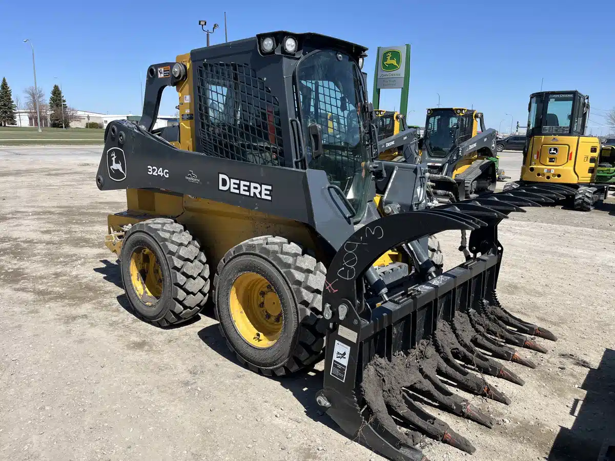 Gallery image 1 for 2024 John Deere 324G Skid Steer