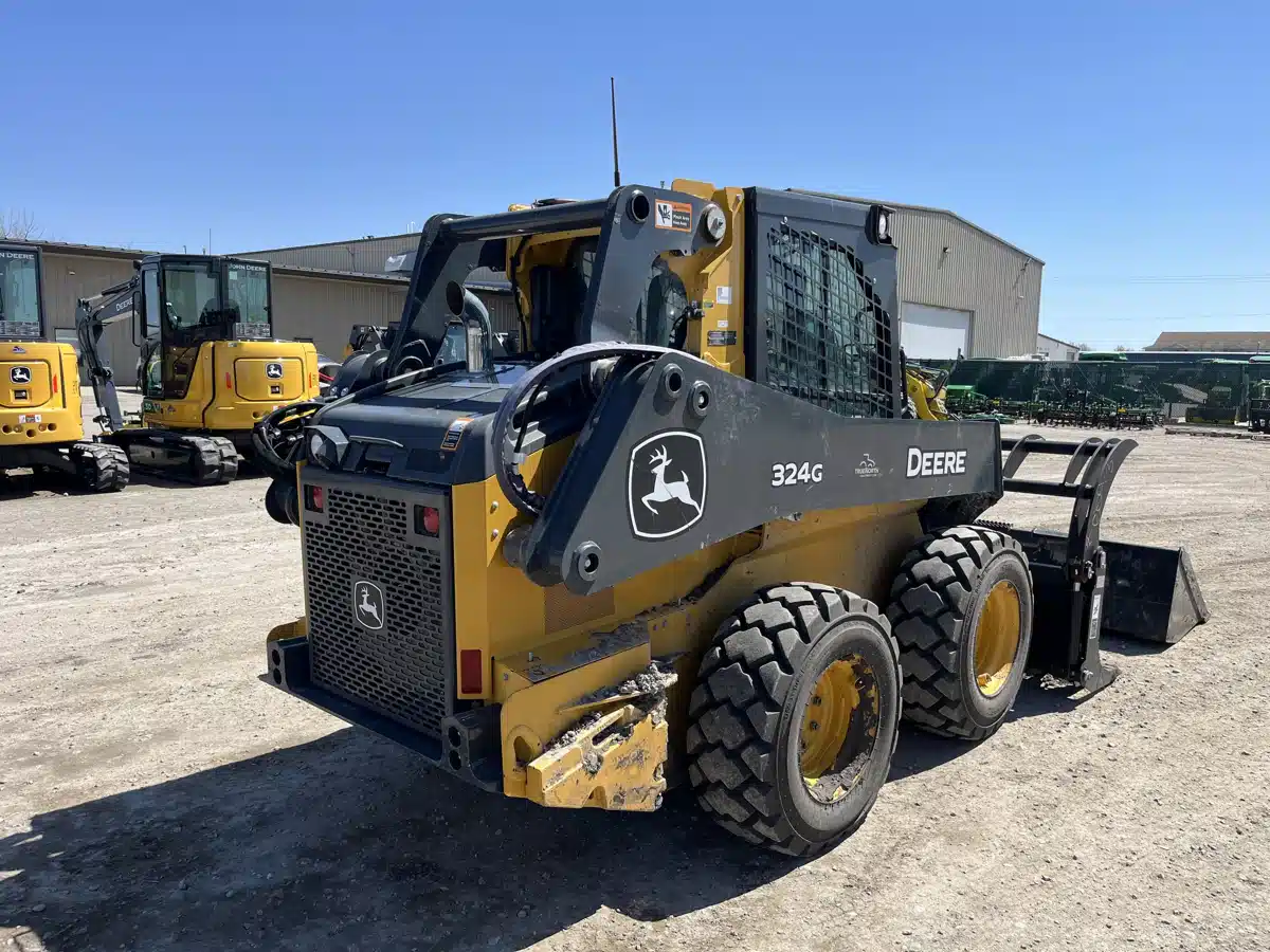 Gallery image 2 for 2024 John Deere 324G Skid Steer