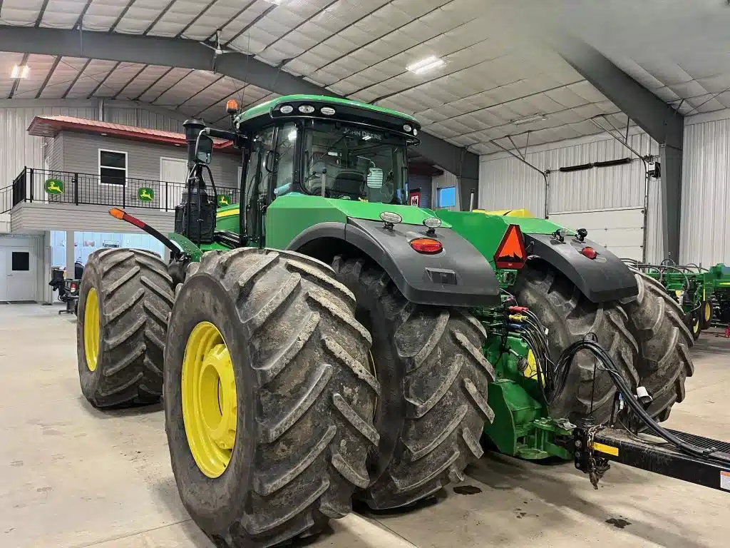 Photo de la Galerie 2 pour 2015 John Deere 9520R Tracteur