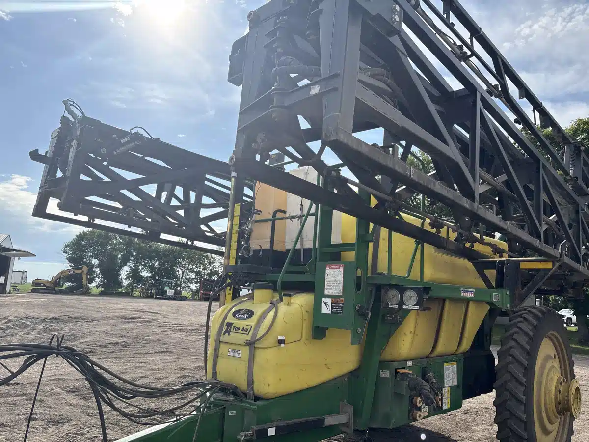 Gallery image 2 for 2011 Top Air TA1600 Sprayer - Pull Type