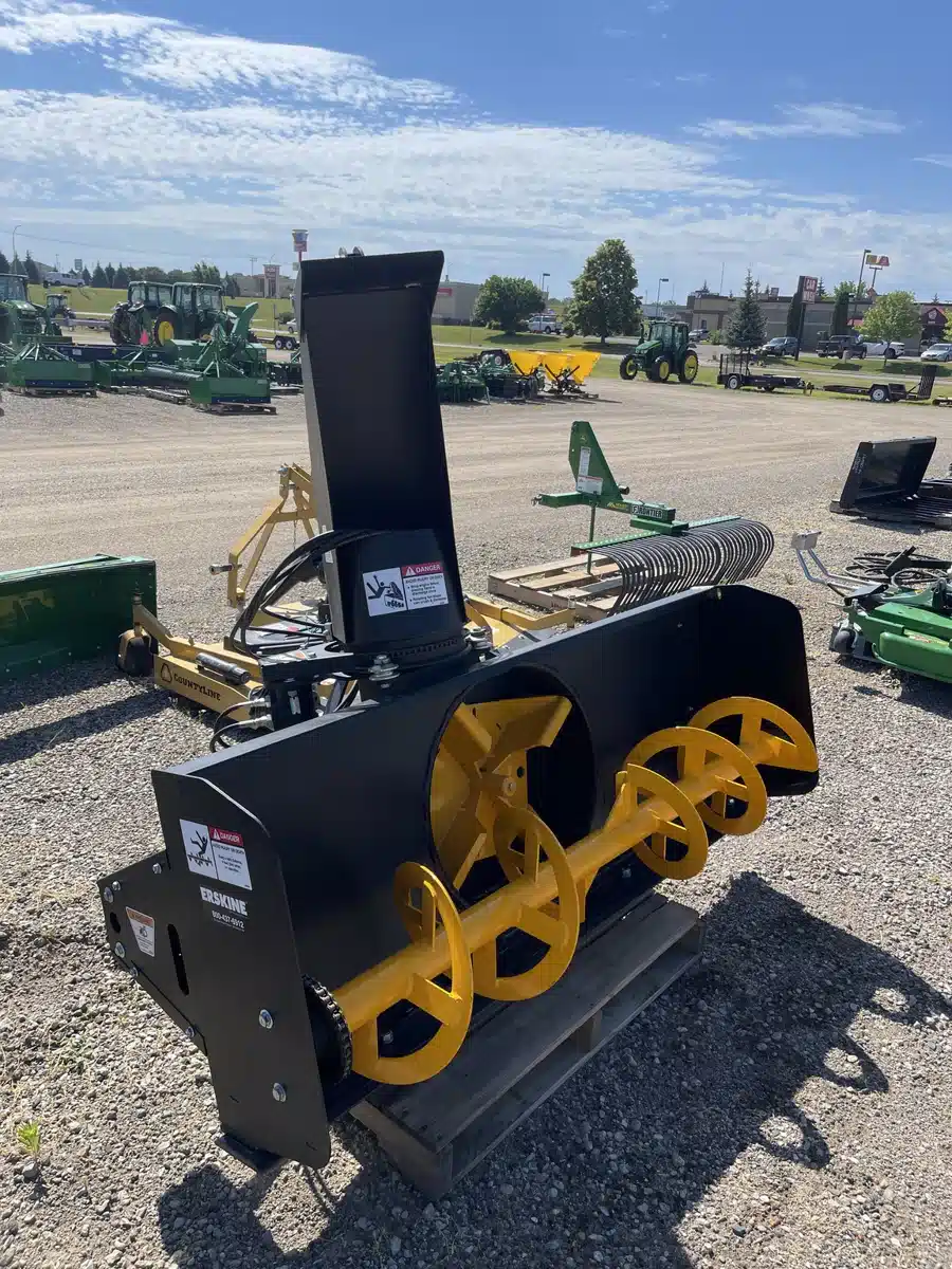 Gallery image 2 for Used 2021 Erskine 725RM Snow Blower