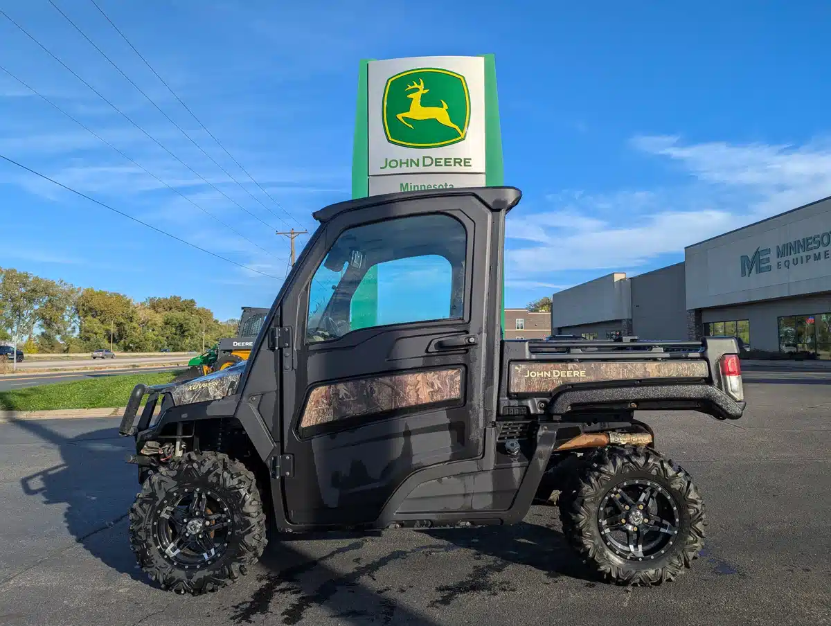 Gallery image 1 for Used 2020 John Deere XUV 835R Utility Vehicle