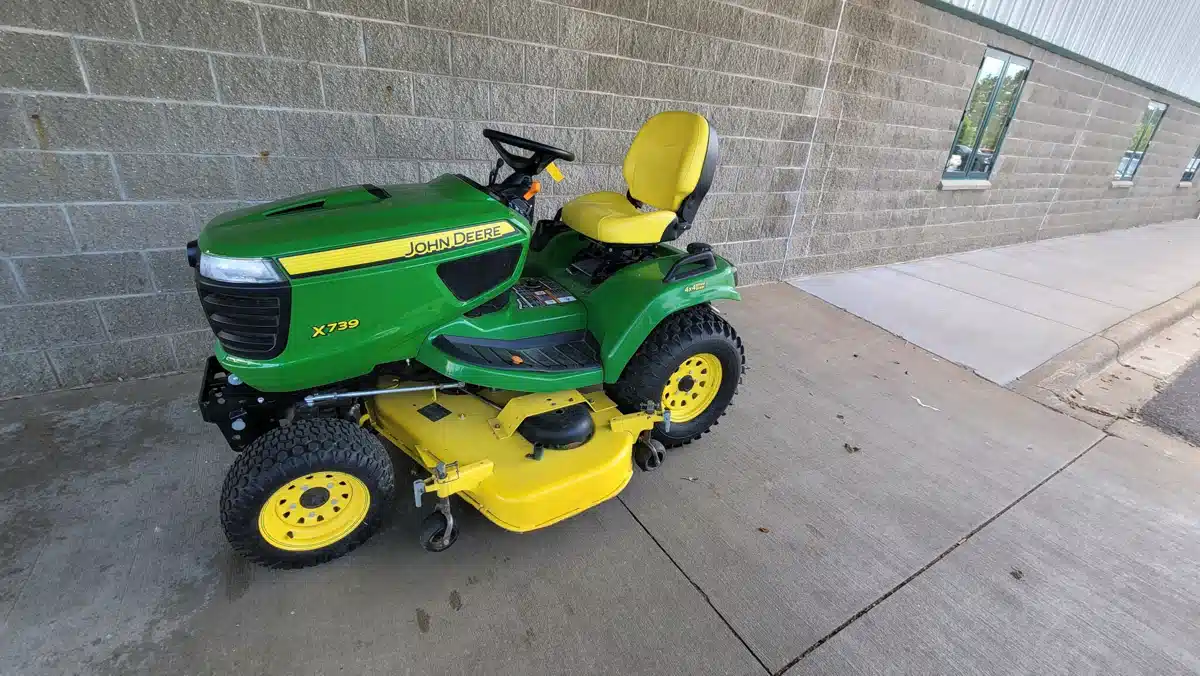 Gallery image 2 for Used 2015 John Deere X739 Lawn Tractor
