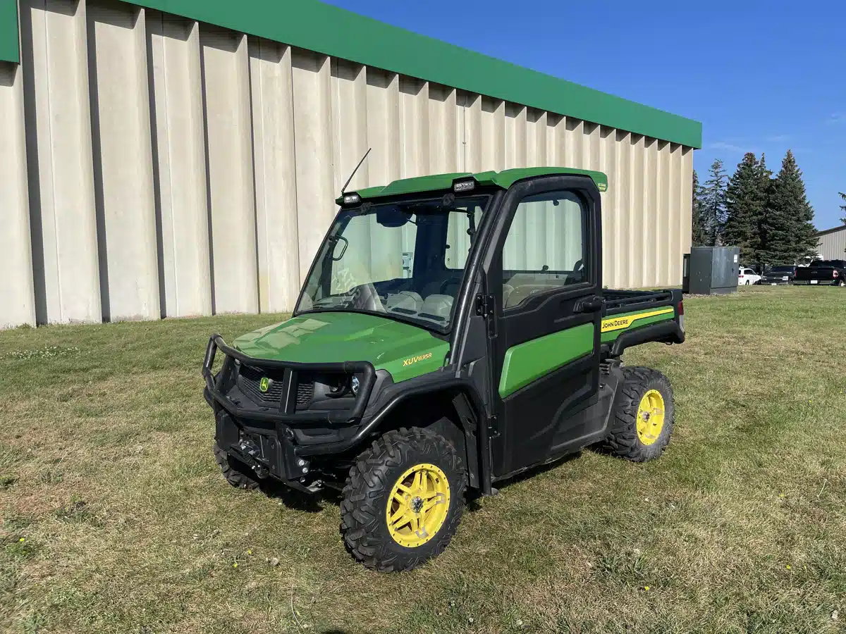 Gallery image 2 for Used 2020 John Deere XUV 835R Utility Vehicle
