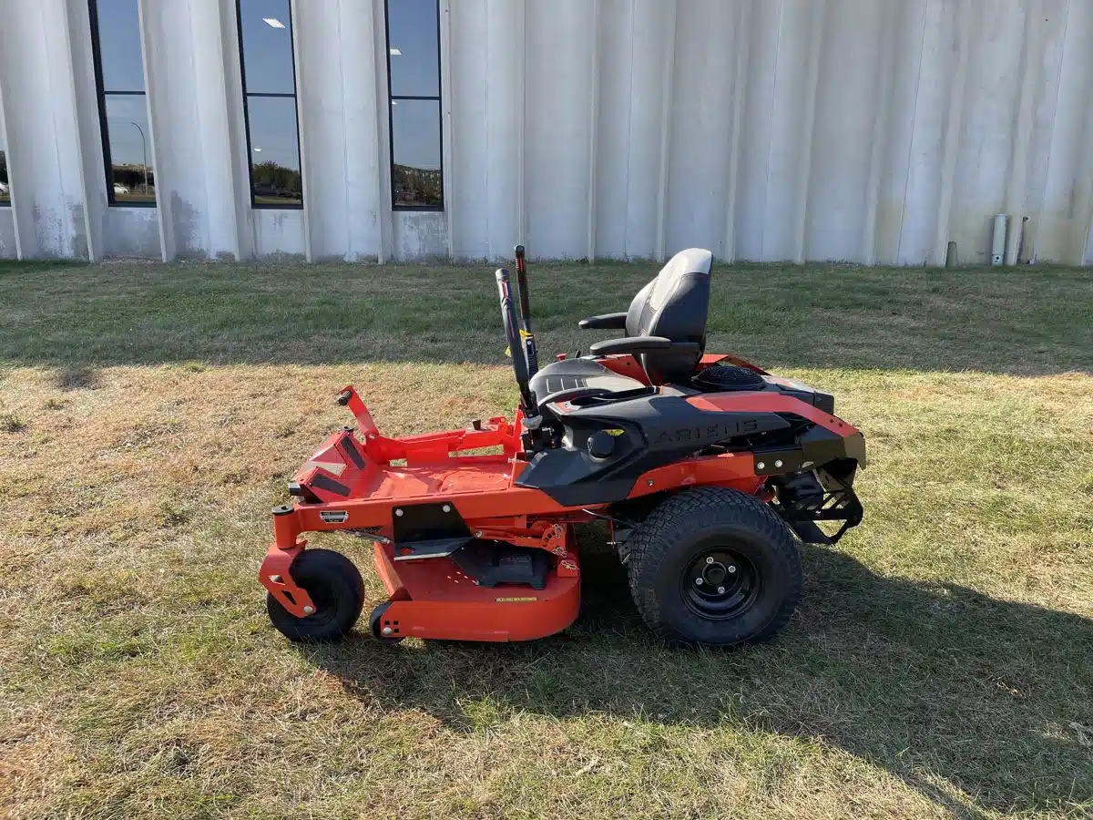 Usagé 2024 Ariens 918002 Tondeuse à rayon de braquage zéro | AgricoleIdéal