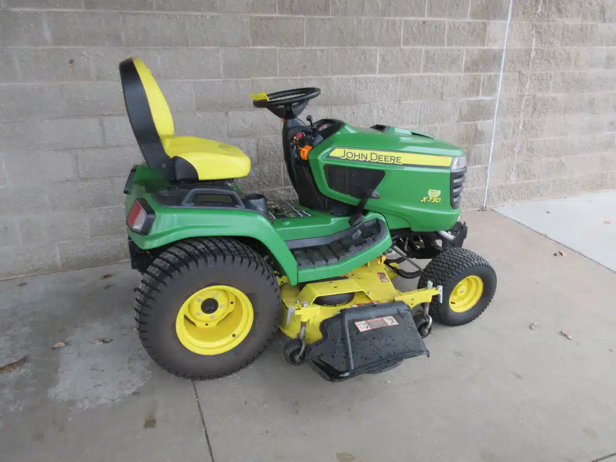 Gallery image 2 for Used 2016 John Deere X730 Lawn Tractor